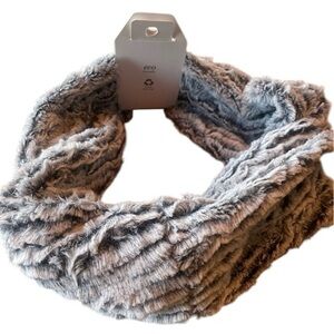 Mia & Tess Faux Fur Neck Wrap Scarf NWT